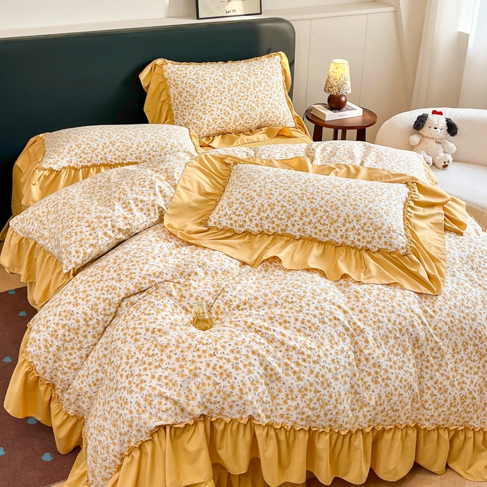 91家纺网 家纺一手货源 找家纺 梦可莱家居 2026春夏新品法式复古大花边清新复古卡通系列床盖四件套 小黄花儿
