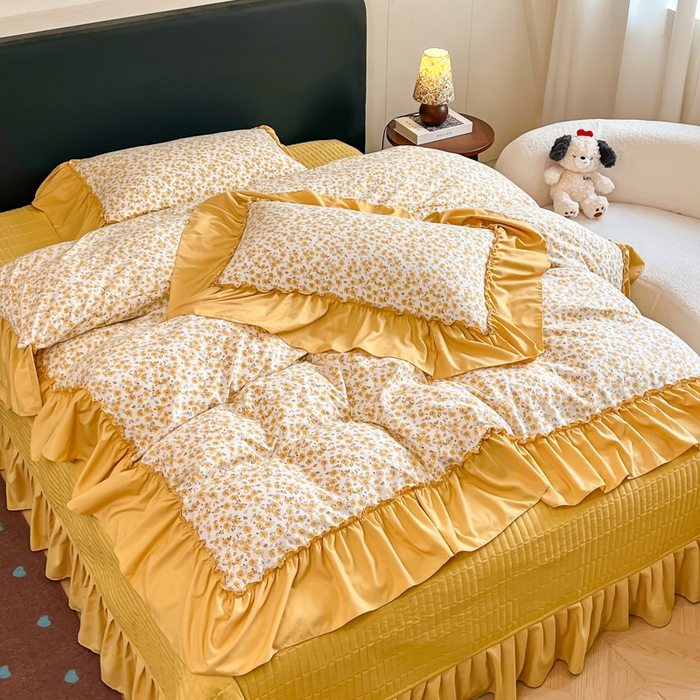 91家纺网 家纺一手货源 找家纺 梦可莱家居 2026春夏新品法式复古大花边清新复古卡通系列床盖四件套 小黄花儿