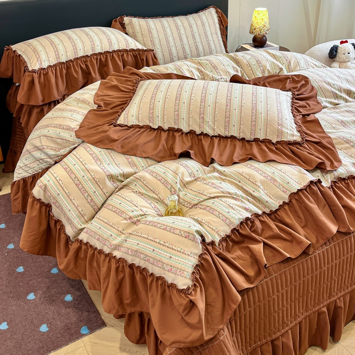 91家纺网 家纺一手货源 找家纺 梦可莱家居 2026春夏新品法式复古大花边清新复古卡通系列床盖四件套 幸福美满