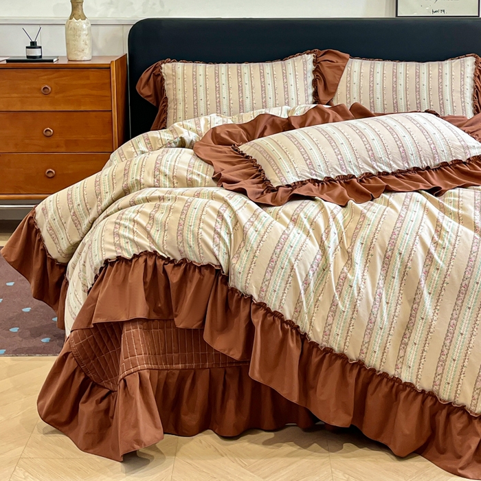 91家纺网 家纺一手货源 找家纺 梦可莱家居 2026春夏新品法式复古大花边清新复古卡通系列床盖四件套 幸福美满