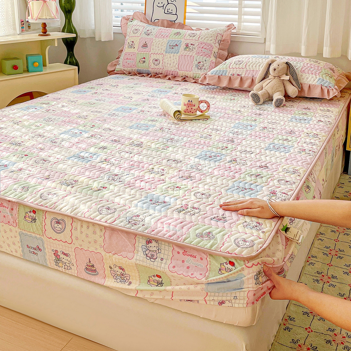 91家纺网 家纺一手货源 找家纺 纽缦家纺 2026春夏新款云朵提花双层纱夹棉绗缝单床笠 床笠单件 蛋糕派