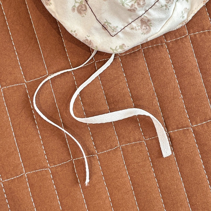 91家纺网 家纺一手货源 找家纺 梦可莱家居 2026春夏新品法式复古大花边清新复古卡通系列床盖四件套 幸运花