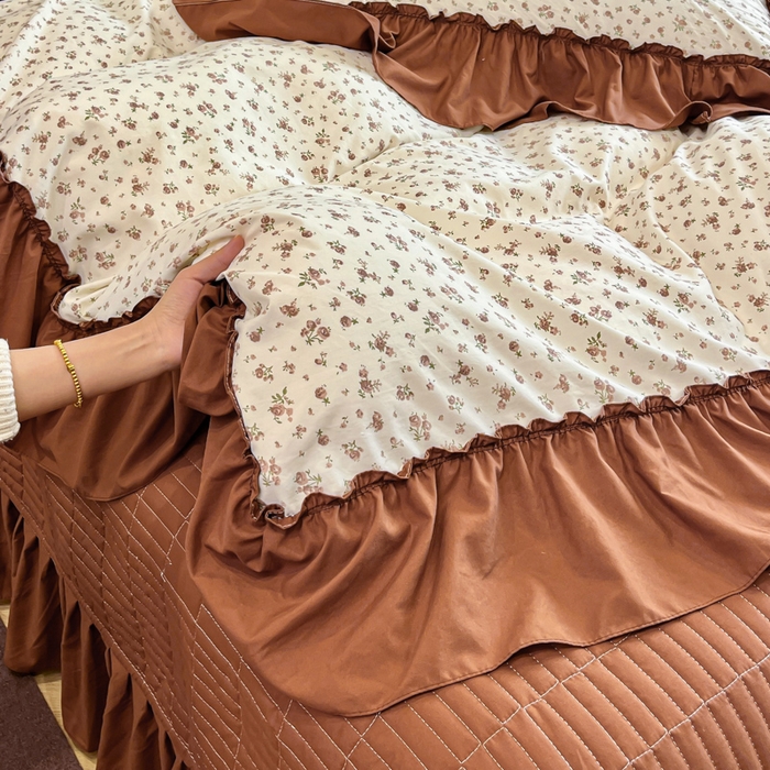 91家纺网 家纺一手货源 找家纺 梦可莱家居 2026春夏新品法式复古大花边清新复古卡通系列床盖四件套 幸运花