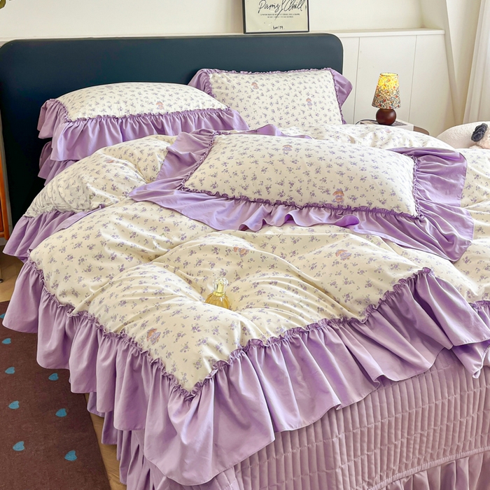 91家纺网 家纺一手货源 找家纺 梦可莱家居 2026春夏新品法式复古大花边清新复古卡通系列床盖四件套 紫荆