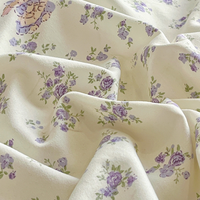 91家纺网 家纺一手货源 找家纺 梦可莱家居 2026春夏新品法式复古大花边清新复古卡通系列床盖四件套 紫荆