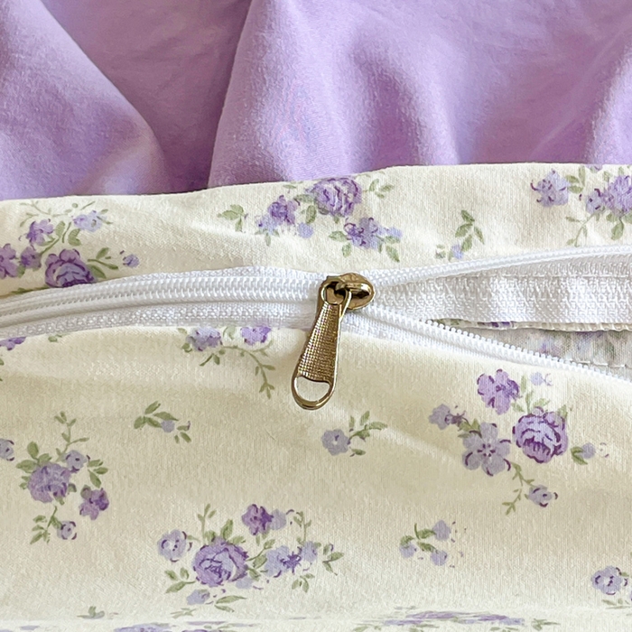 91家纺网 家纺一手货源 找家纺 梦可莱家居 2026春夏新品法式复古大花边清新复古卡通系列床盖四件套 紫荆