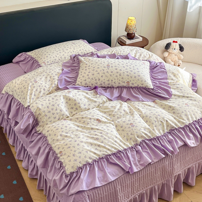 91家纺网 家纺一手货源 找家纺 梦可莱家居 2026春夏新品法式复古大花边清新复古卡通系列床盖四件套 紫荆