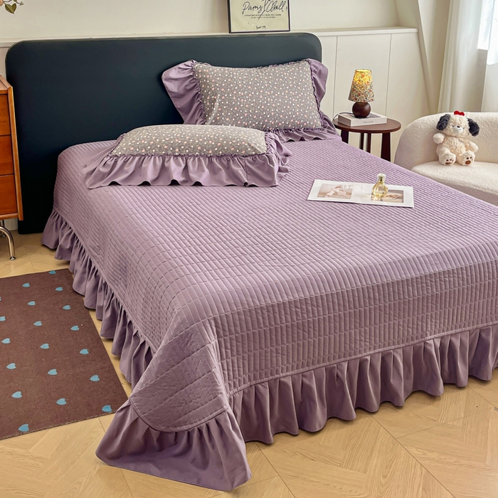 91家纺网 家纺一手货源 找家纺 梦可莱家居 2026春夏新品法式复古大花边清新复古卡通系列床盖四件套 紫苏