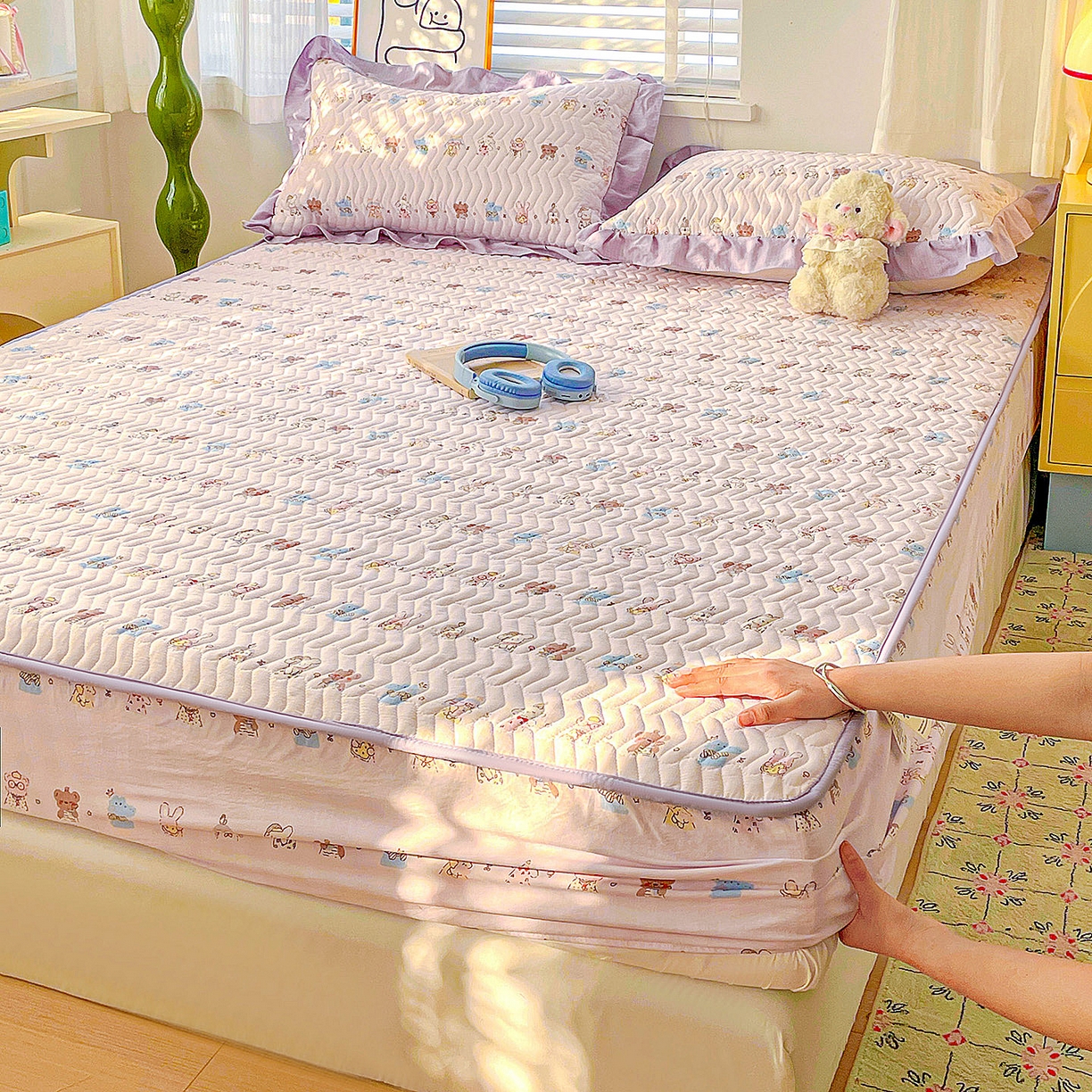 91家纺网 家纺一手货源 找家纺 纽缦家纺 2026春夏新款云朵提花双层纱夹棉绗缝单床笠 床笠单件 动物游园