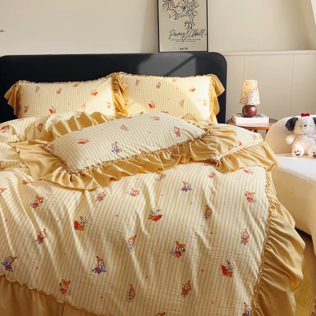91家纺网 家纺一手货源 找家纺 梦可莱家居 2026春夏新品法式复古大花边清新复古卡通系列床盖四件套 星星伙伴