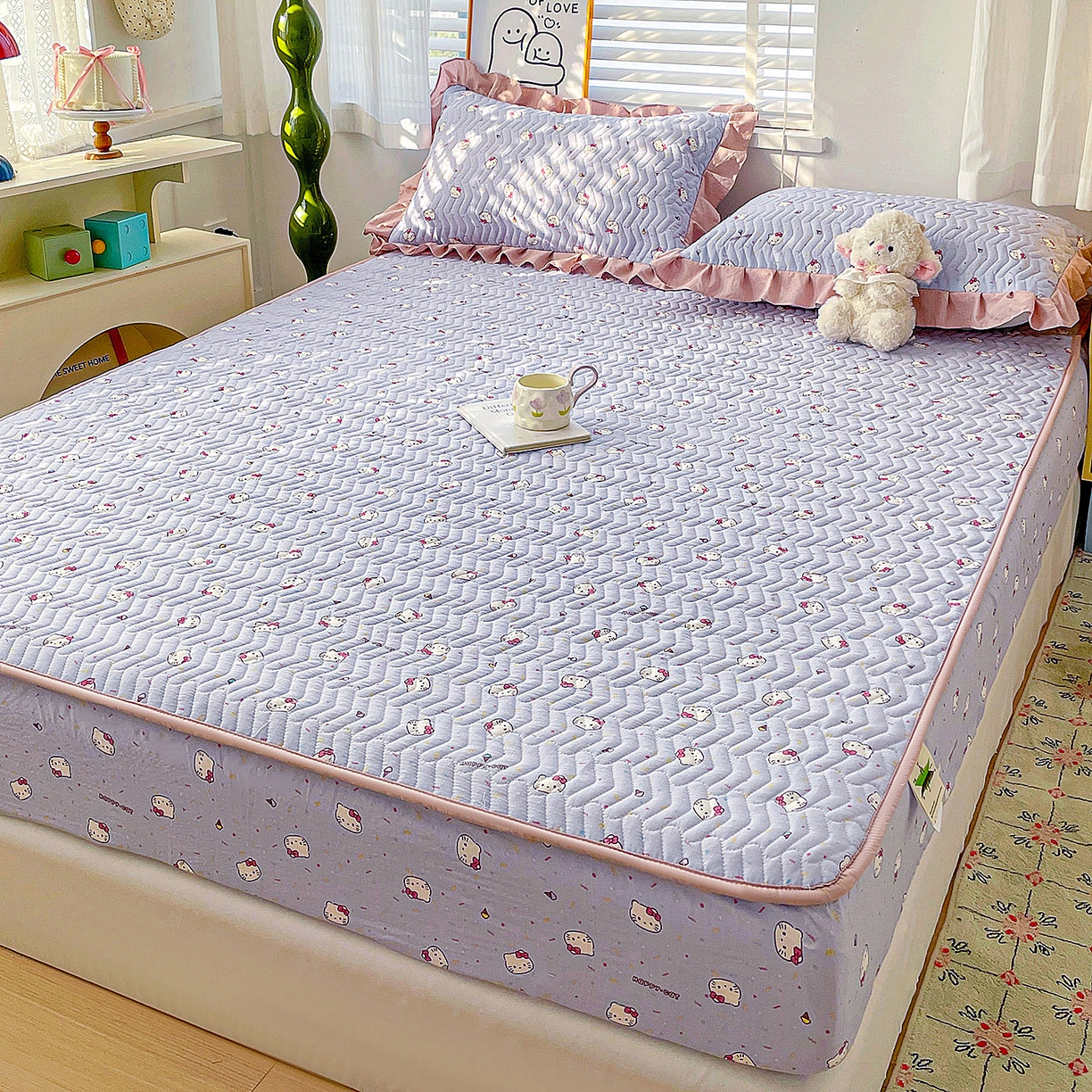 91家纺网 家纺一手货源 找家纺 纽缦家纺 2026春夏新款云朵提花双层纱夹棉绗缝单床笠 床笠单件 蓝莓奶糖