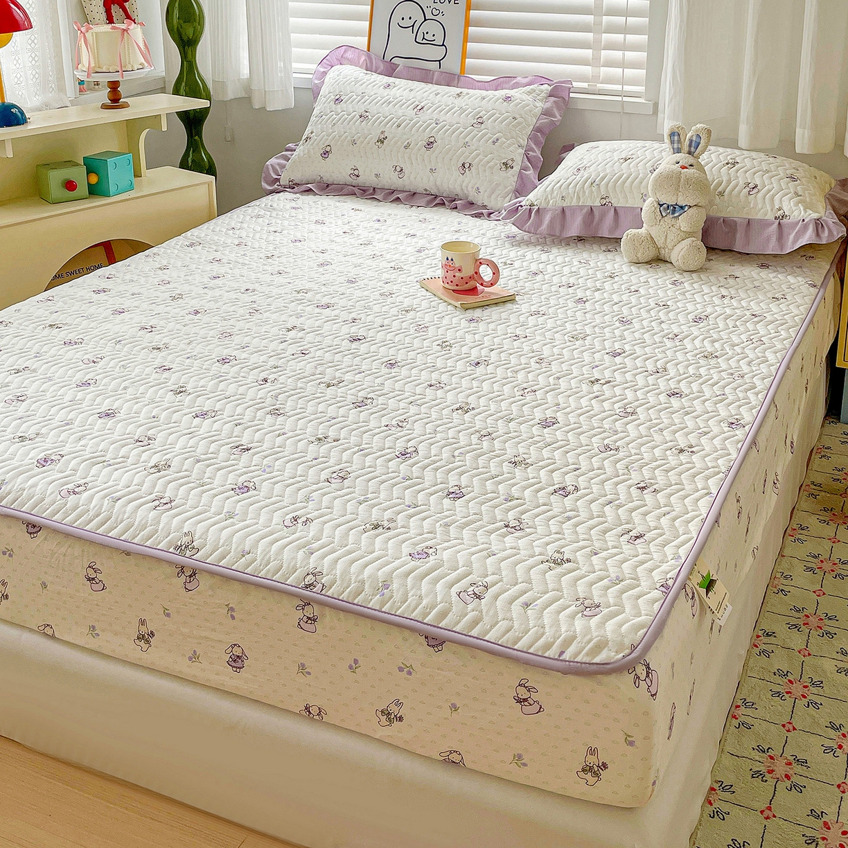 91家纺网 家纺一手货源 找家纺 纽缦家纺 2026春夏新款云朵提花双层纱夹棉绗缝单床笠 床笠单件 裙子小兔