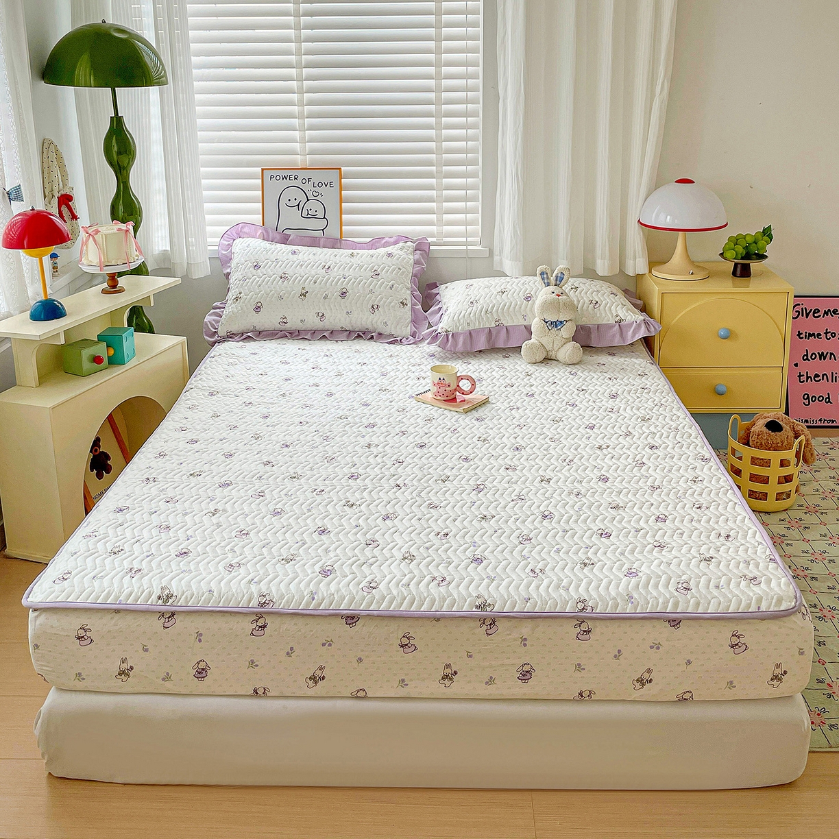 91家纺网 家纺一手货源 找家纺 纽缦家纺 2026春夏新款云朵提花双层纱夹棉绗缝单床笠 床笠单件 裙子小兔