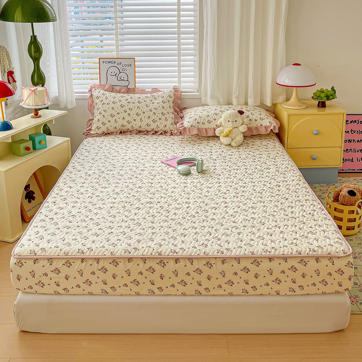 91家纺网 家纺一手货源 找家纺 纽缦家纺 2026春夏新款云朵提花双层纱夹棉绗缝单床笠 床笠单件 苏瑾