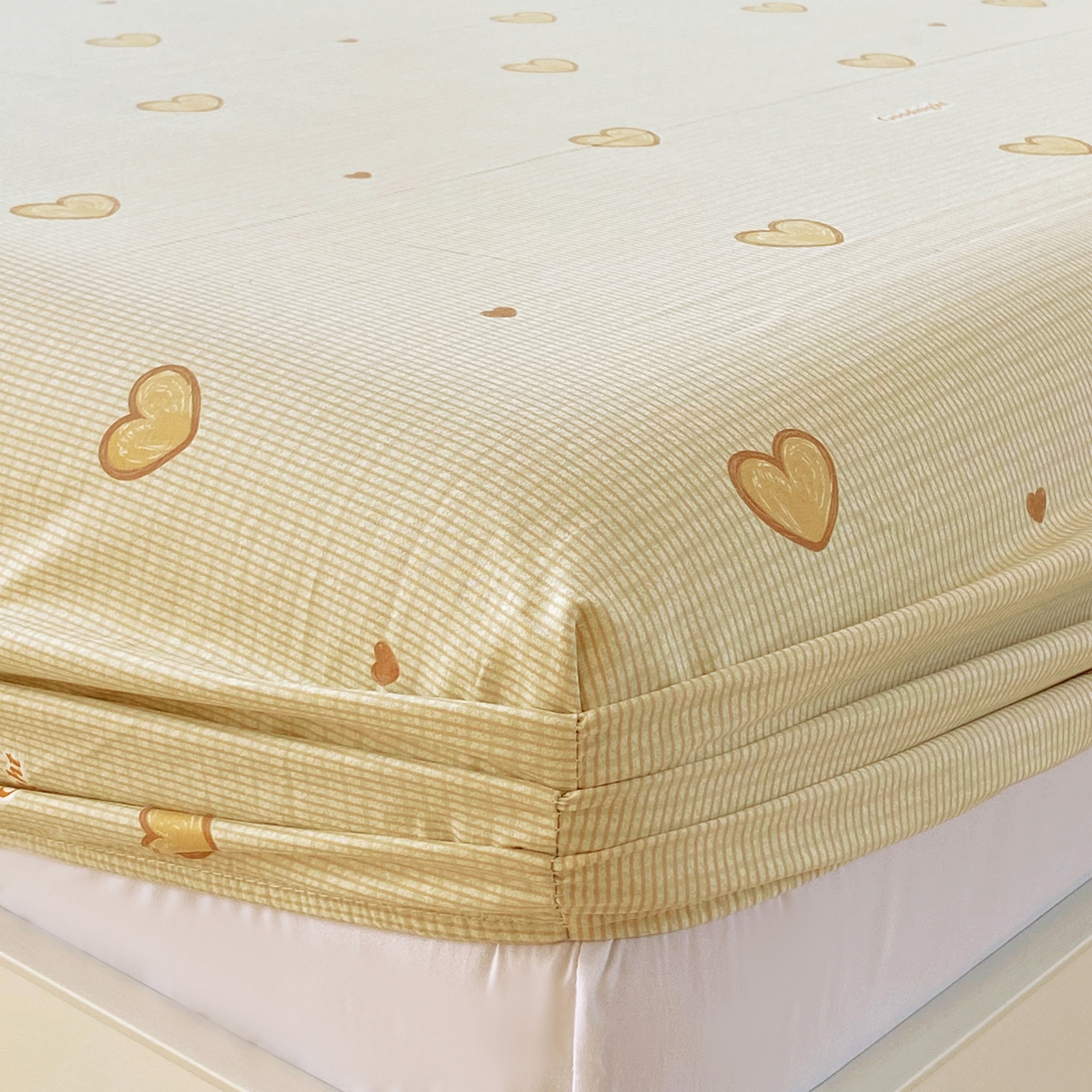 91家纺网 家纺一手货源 找家纺 悦织湾家纺 2026新款斜纹加厚水洗棉超细斜（加厚）木棉床笠-席梦思保护套 床笠-爱心浅咖