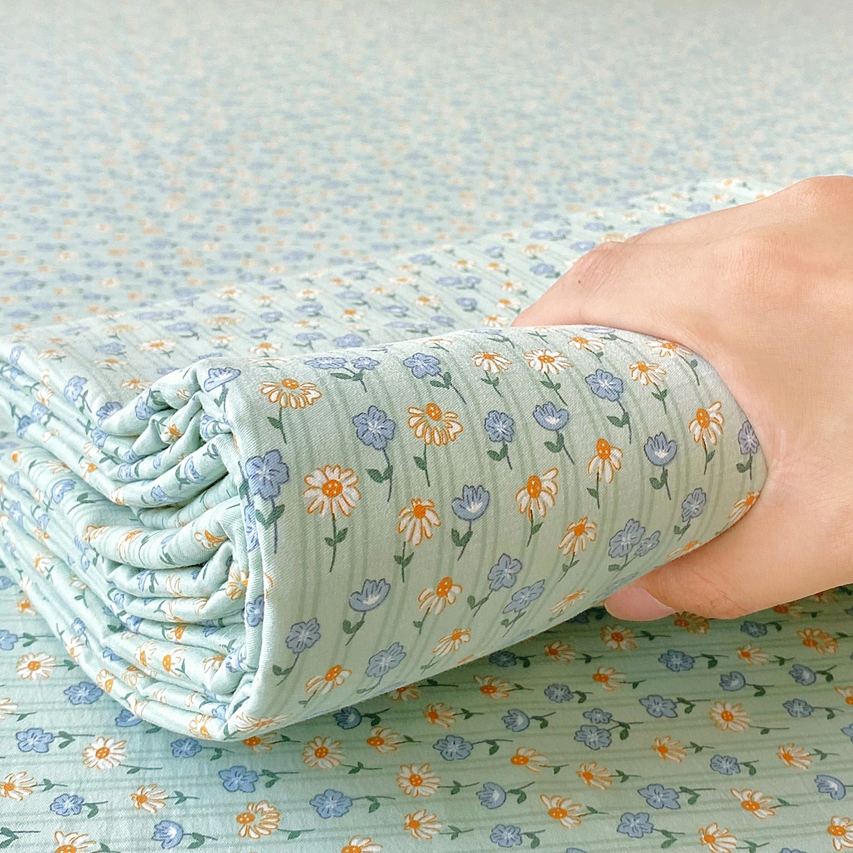 91家纺网 家纺一手货源 找家纺 悦织湾家纺 2026新款斜纹加厚水洗棉超细斜（加厚）木棉床笠-席梦思保护套 床笠-雏菊浅绿