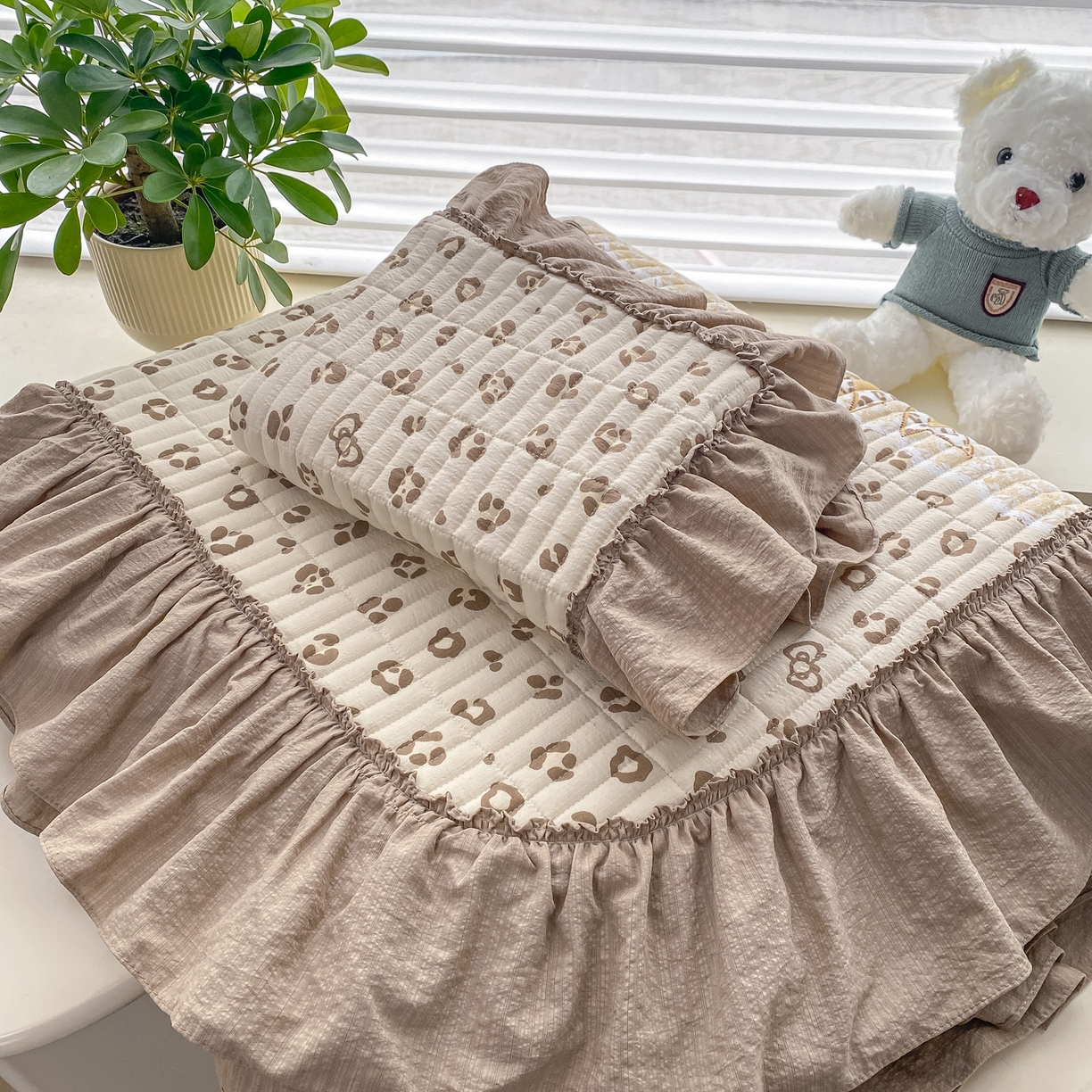 91家纺网 家纺一手货源 找家纺 眠势力 2026新款双层纱加厚夹棉云感皱皱纱大花边床单床盖三件套四季通用 金蝶逐影【皱皱纱花边床盖】