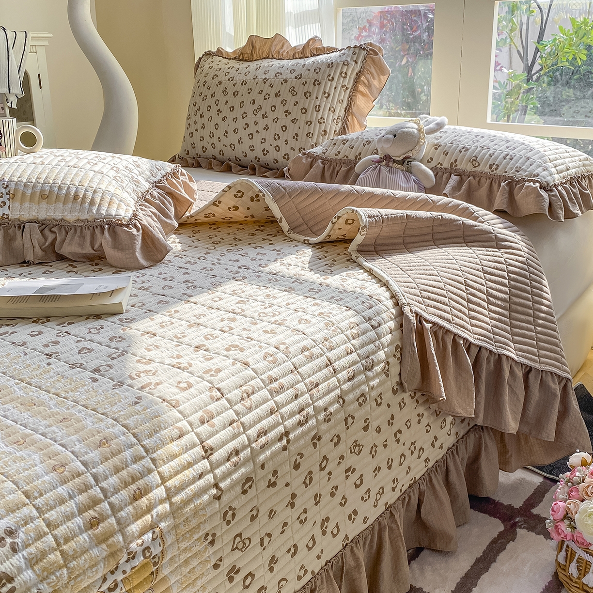 91家纺网 家纺一手货源 找家纺 眠势力 2026新款双层纱加厚夹棉云感皱皱纱大花边床单床盖三件套四季通用 金蝶逐影【皱皱纱花边床盖】