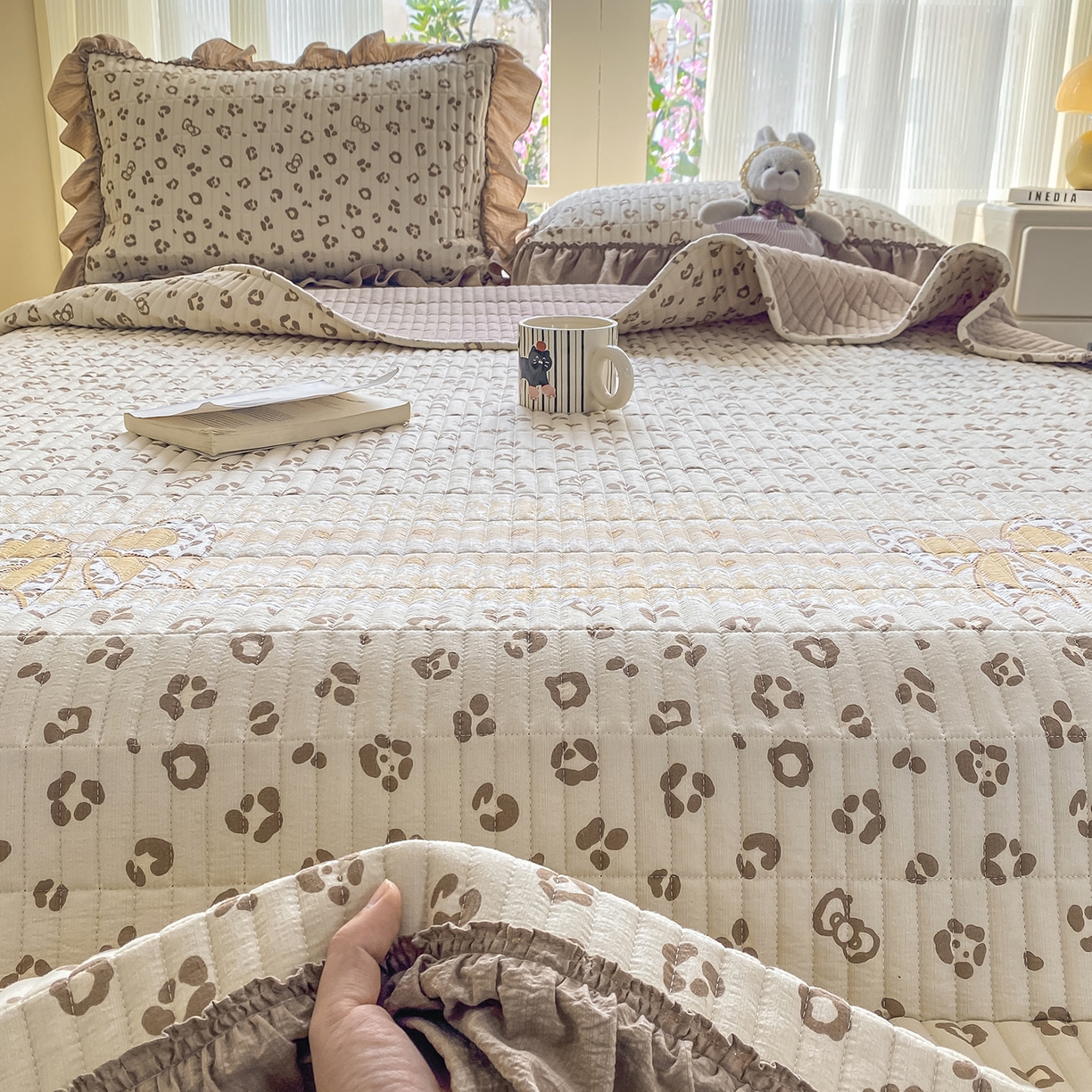 91家纺网 家纺一手货源 找家纺 眠势力 2026新款双层纱加厚夹棉云感皱皱纱大花边床单床盖三件套四季通用 金蝶逐影【皱皱纱花边床盖】