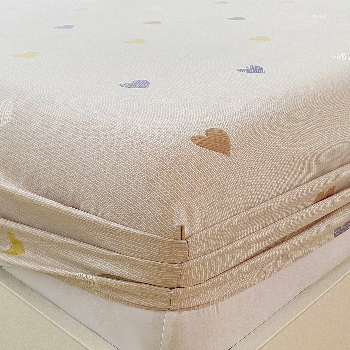 91家纺网 家纺一手货源 找家纺 悦织湾家纺 2026新款斜纹加厚水洗棉超细斜（加厚）木棉床笠-席梦思保护套 床笠-浪漫爱心