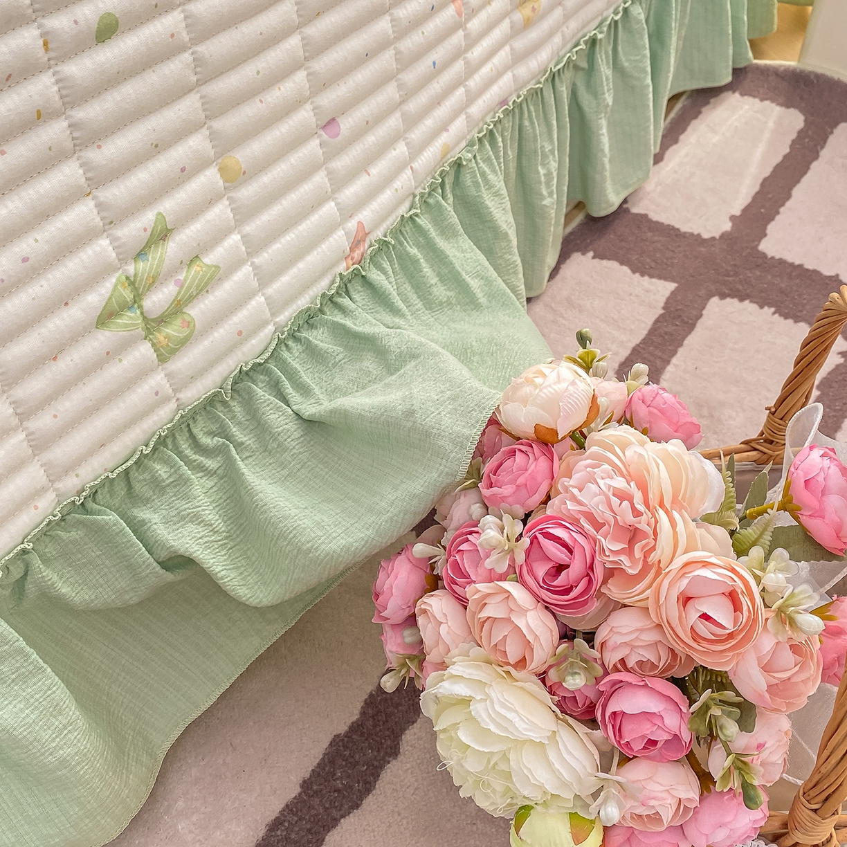 91家纺网 家纺一手货源 找家纺 眠势力 2026新款双层纱加厚夹棉云感皱皱纱大花边床单床盖三件套四季通用 缤纷彩结【皱皱纱花边床盖】