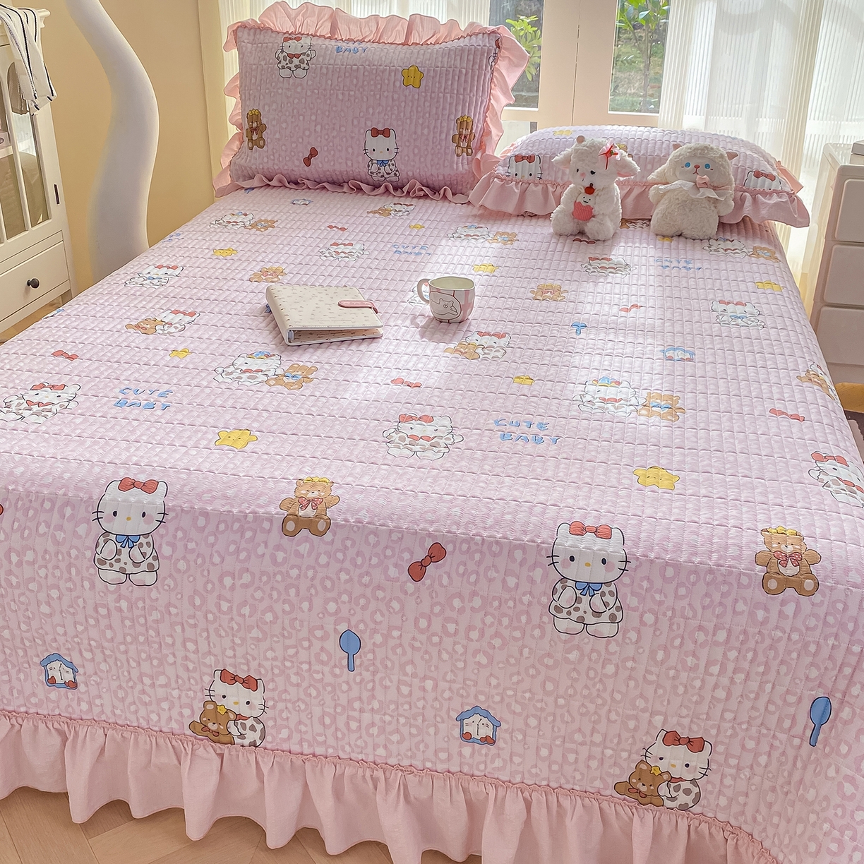 91家纺网 家纺一手货源 找家纺 眠势力 2026新款双层纱加厚夹棉云感皱皱纱大花边床单床盖三件套四季通用 哈喽猫咪【皱皱纱花边床盖】