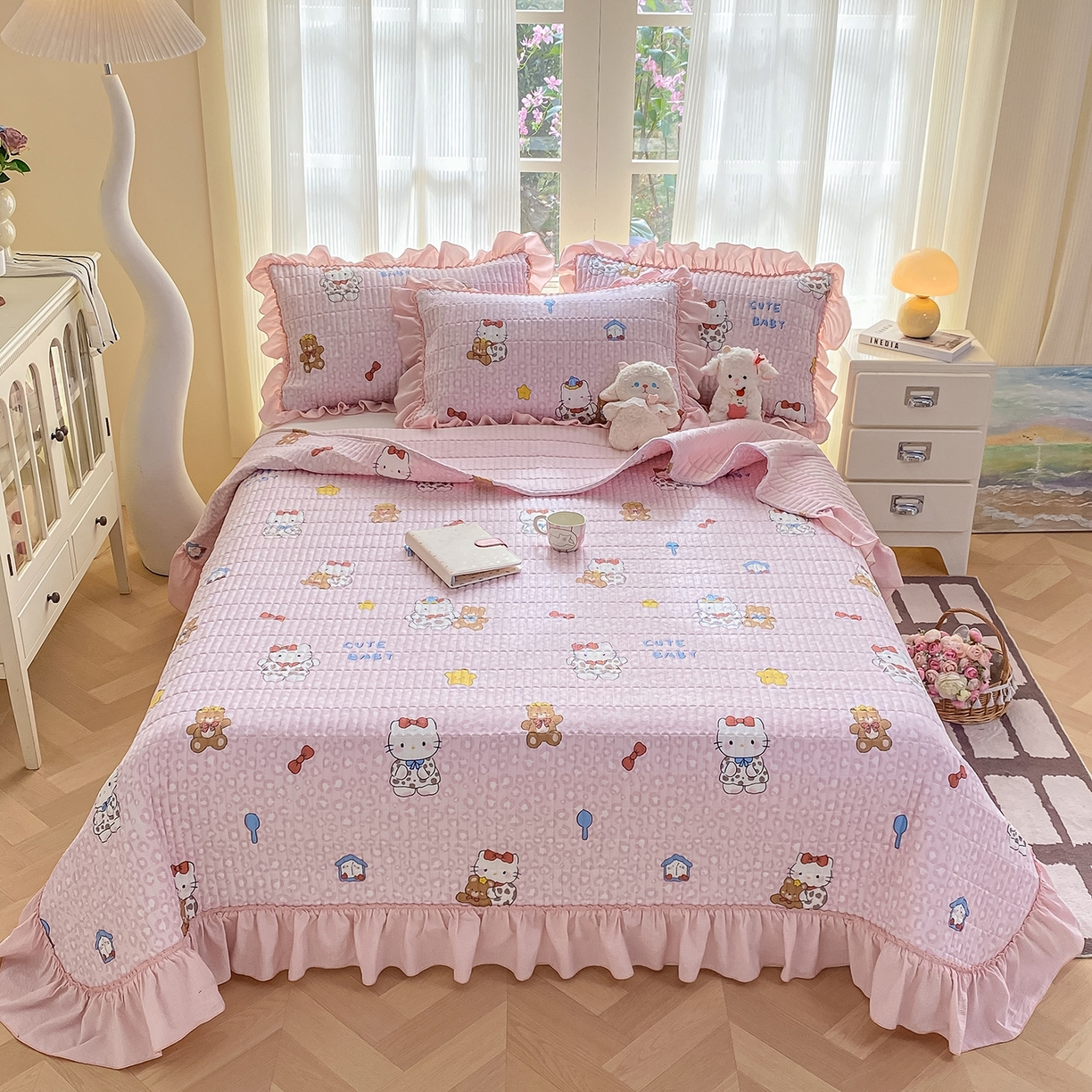 91家纺网 家纺一手货源 找家纺 眠势力 2026新款双层纱加厚夹棉云感皱皱纱大花边床单床盖三件套四季通用 哈喽猫咪【皱皱纱花边床盖】