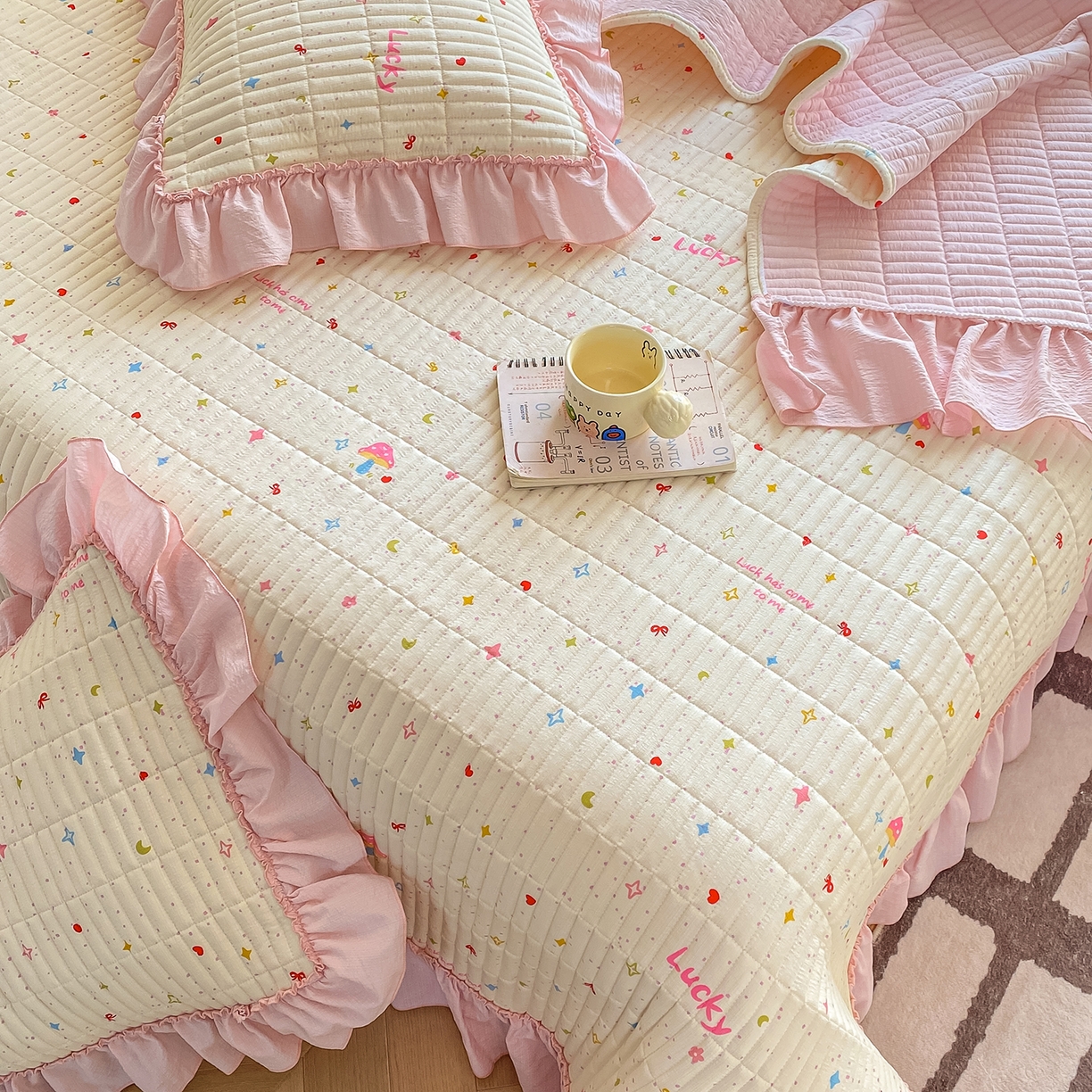 91家纺网 家纺一手货源 找家纺 眠势力 2026新款双层纱加厚夹棉云感皱皱纱大花边床单床盖三件套四季通用 星梦甜心【皱皱纱花边床盖】