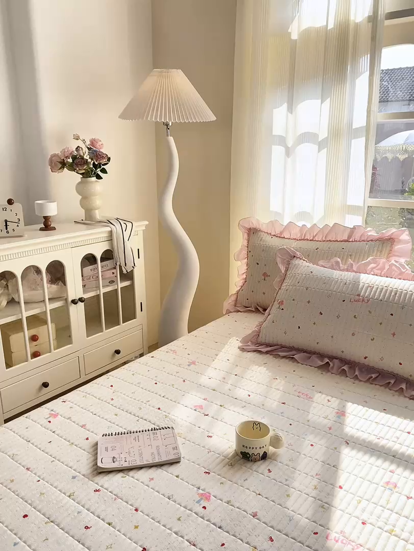 91家纺网 家纺一手货源 找家纺 眠势力 2026新款双层纱加厚夹棉云感皱皱纱大花边床单床盖三件套四季通用 星梦甜心【皱皱纱花边床盖】