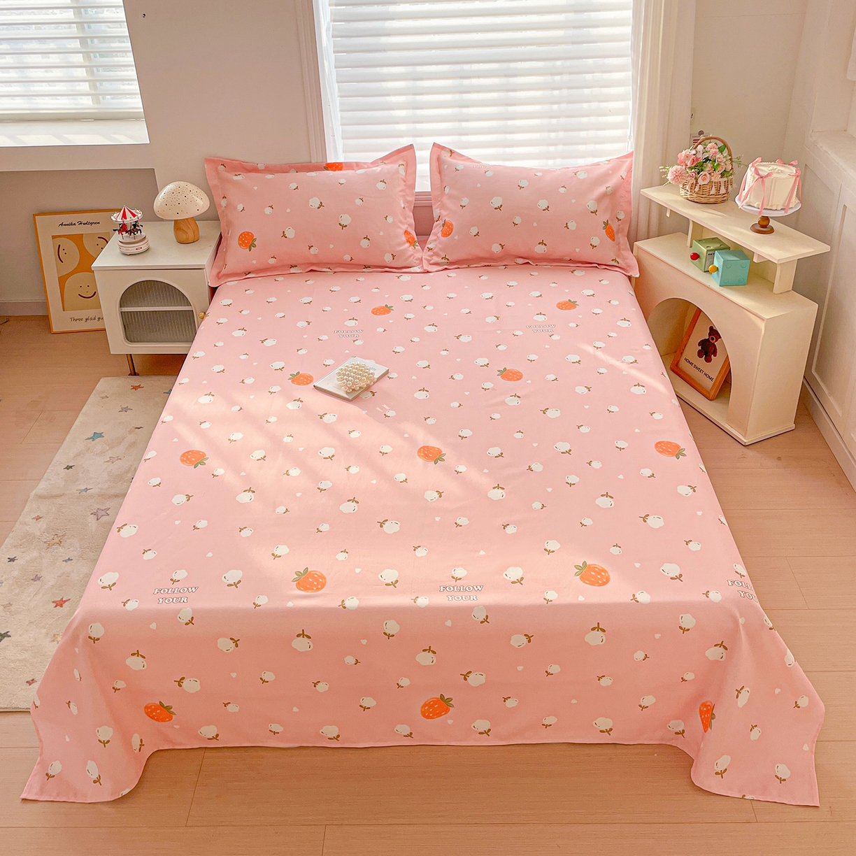 91家纺网 家纺一手货源 找家纺 纽缦家纺 2026新款舒适透气细沙卡通印花老粗布床单凉席席子 清香莓果-粉