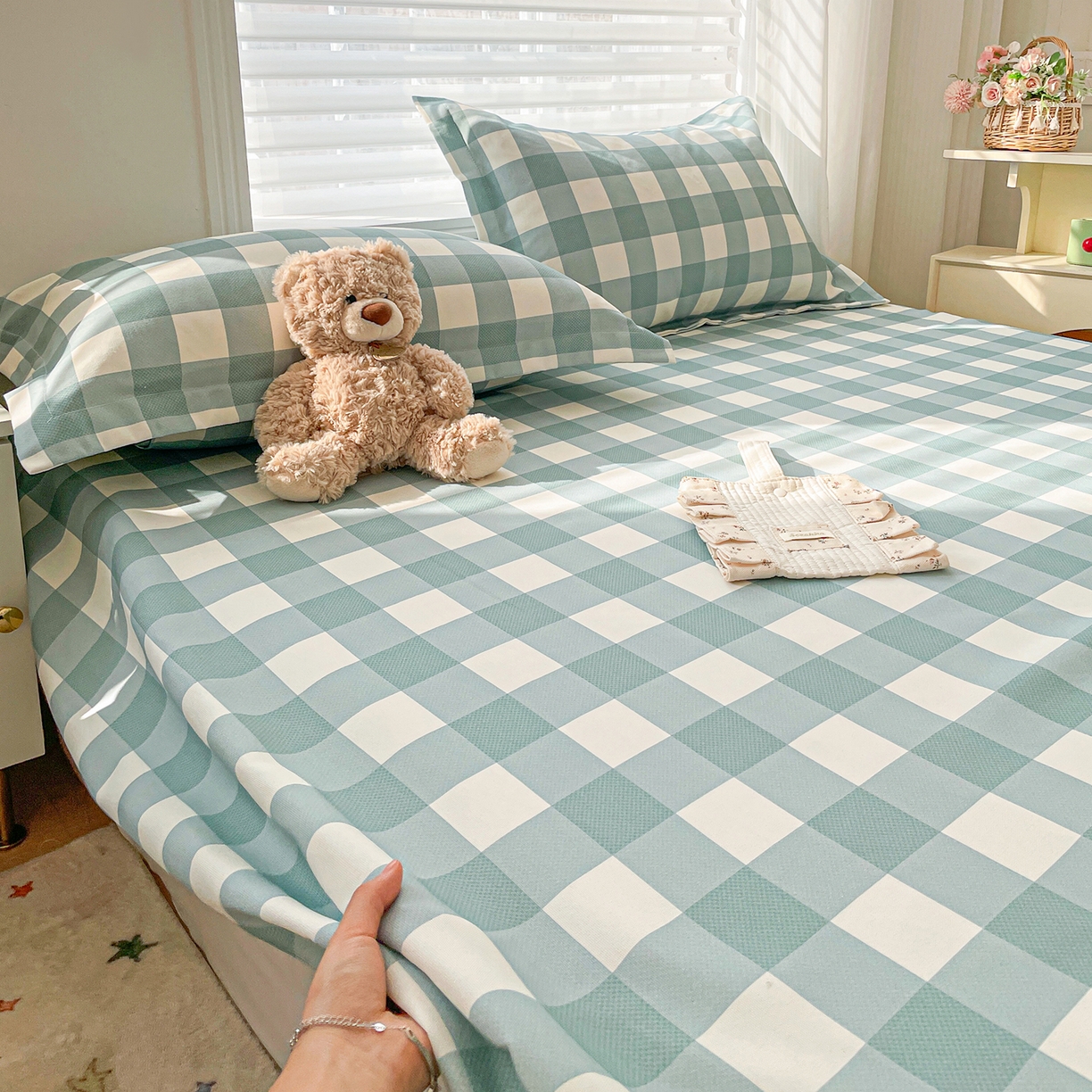 91家纺网 家纺一手货源 找家纺 纽缦家纺 2026新款舒适透气细沙卡通印花老粗布床单凉席席子 格子世界-绿