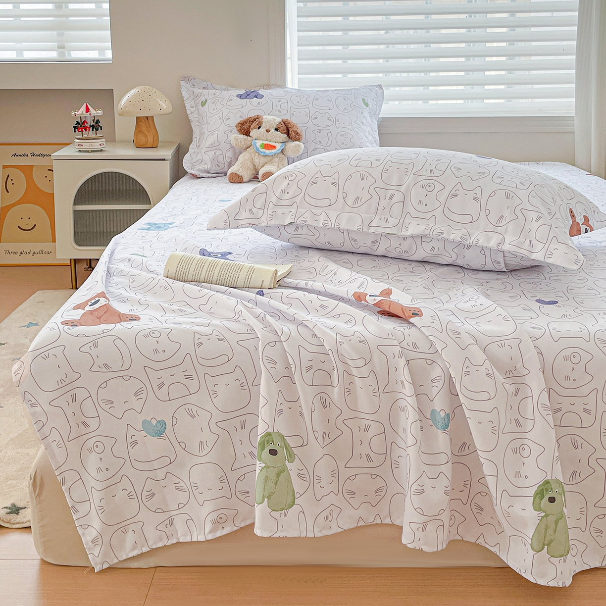 91家纺网 家纺一手货源 找家纺 纽缦家纺 2026新款舒适透气细沙卡通印花老粗布床单凉席席子 卡洛熊-灰