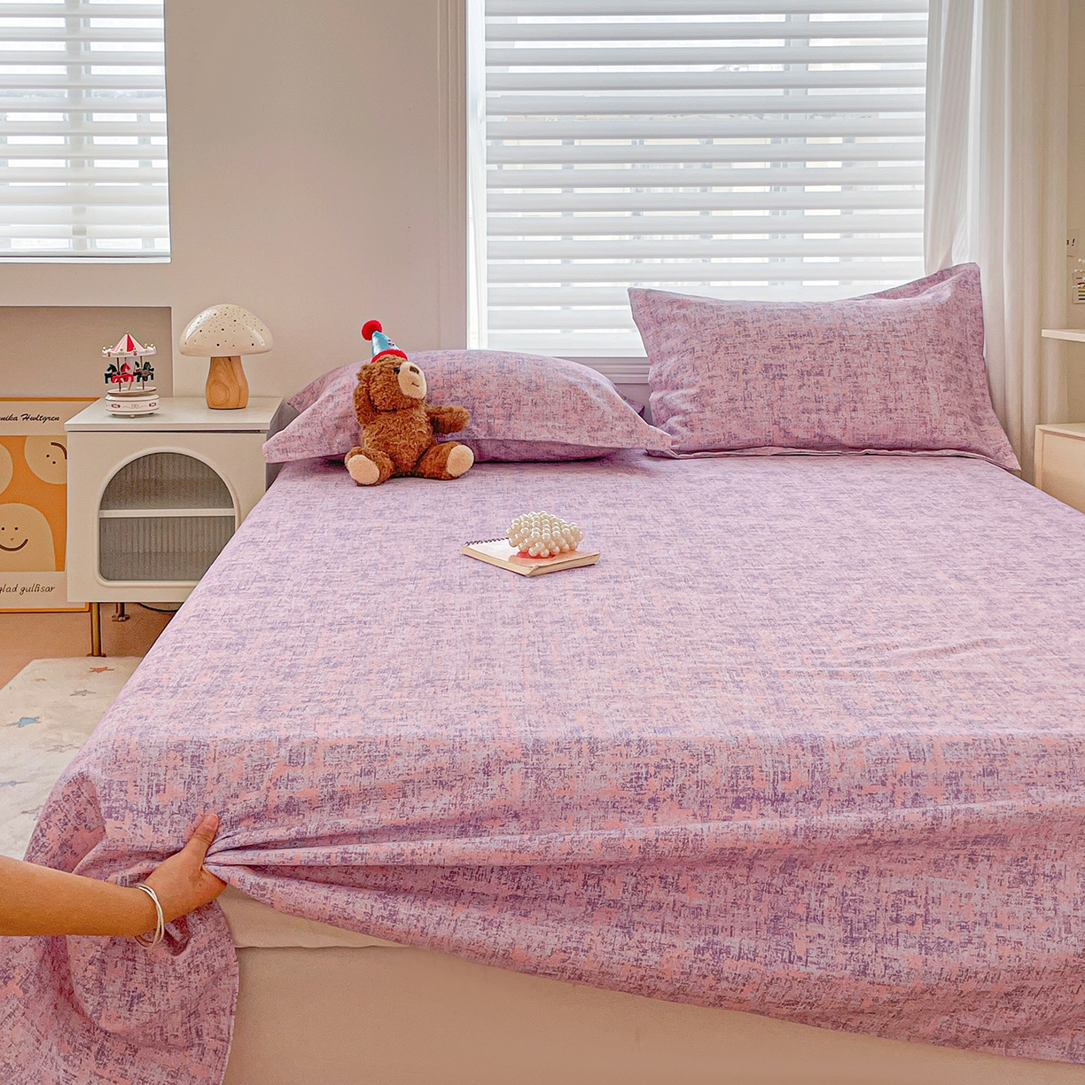 91家纺网 家纺一手货源 找家纺 纽缦家纺 2026新款舒适透气细沙卡通印花老粗布床单凉席席子 洛文-紫