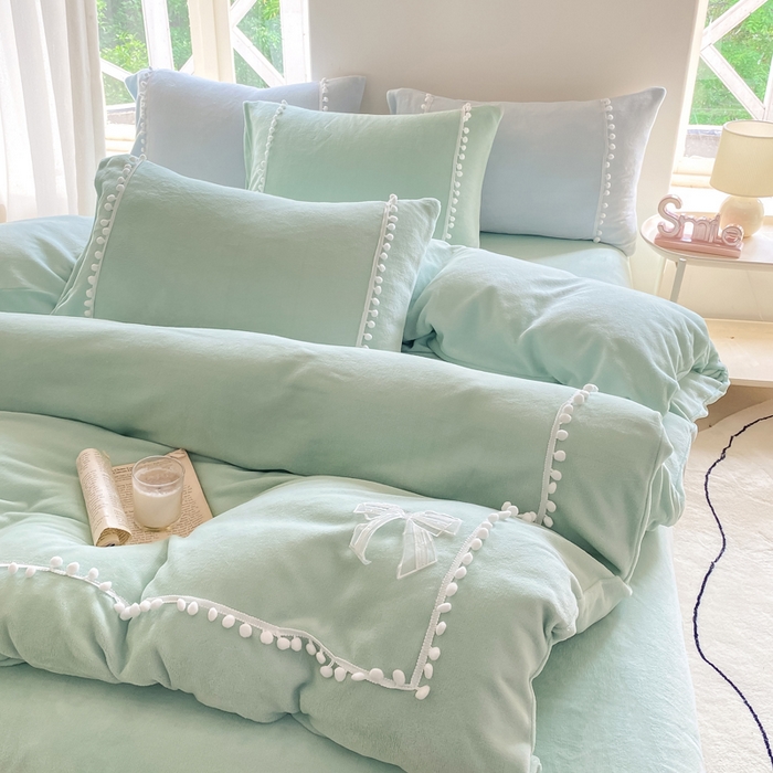 91家纺网 家纺一手货源 找家纺 七七家纺 2026新款亲肤舒适小毛球牛奶绒四件套 水绿