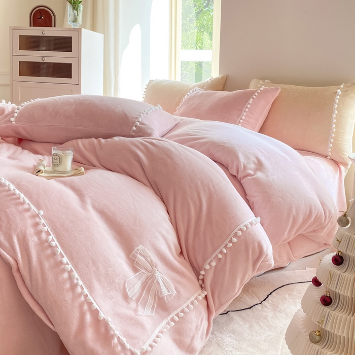 七七家纺 2026新款亲肤舒适小毛球牛奶绒四件套 粉玉