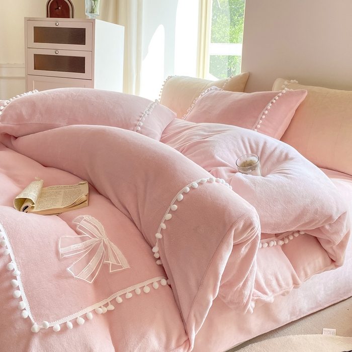 91家纺网 家纺一手货源 找家纺 七七家纺 2026新款亲肤舒适小毛球牛奶绒四件套 粉玉