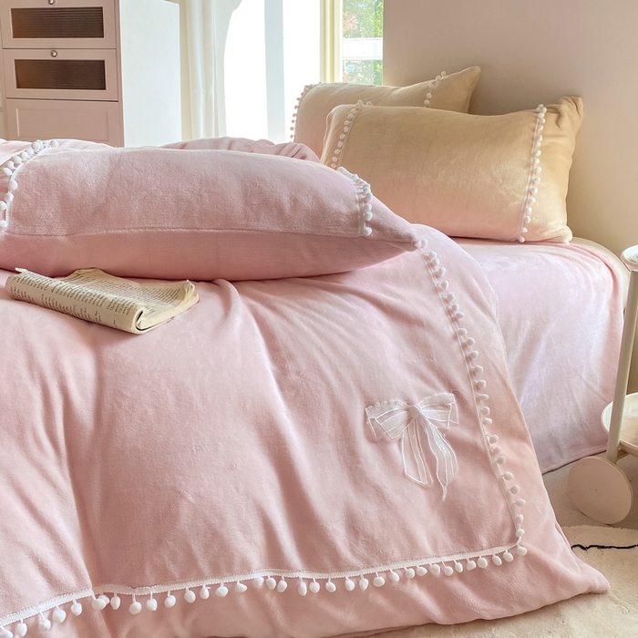 91家纺网 家纺一手货源 找家纺 七七家纺 2026新款亲肤舒适小毛球牛奶绒四件套 粉玉