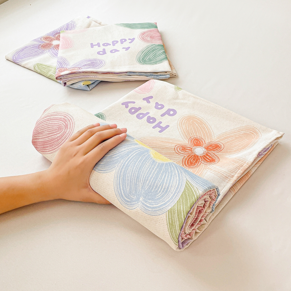 91家纺网 家纺一手货源 找家纺 纽缦家纺 2026新款舒适透气细沙卡通印花老粗布床单凉席席子 迷彩花瓣-米