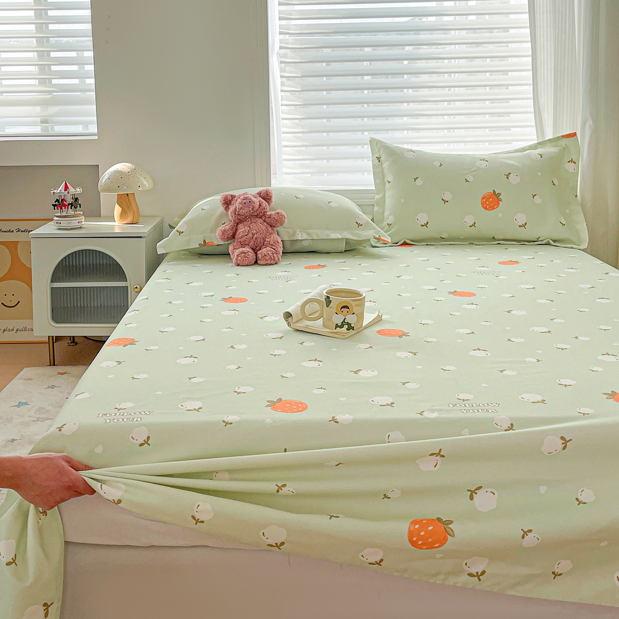 91家纺网 家纺一手货源 找家纺 纽缦家纺 2026新款舒适透气细沙卡通印花老粗布床单凉席席子 清香莓果-绿