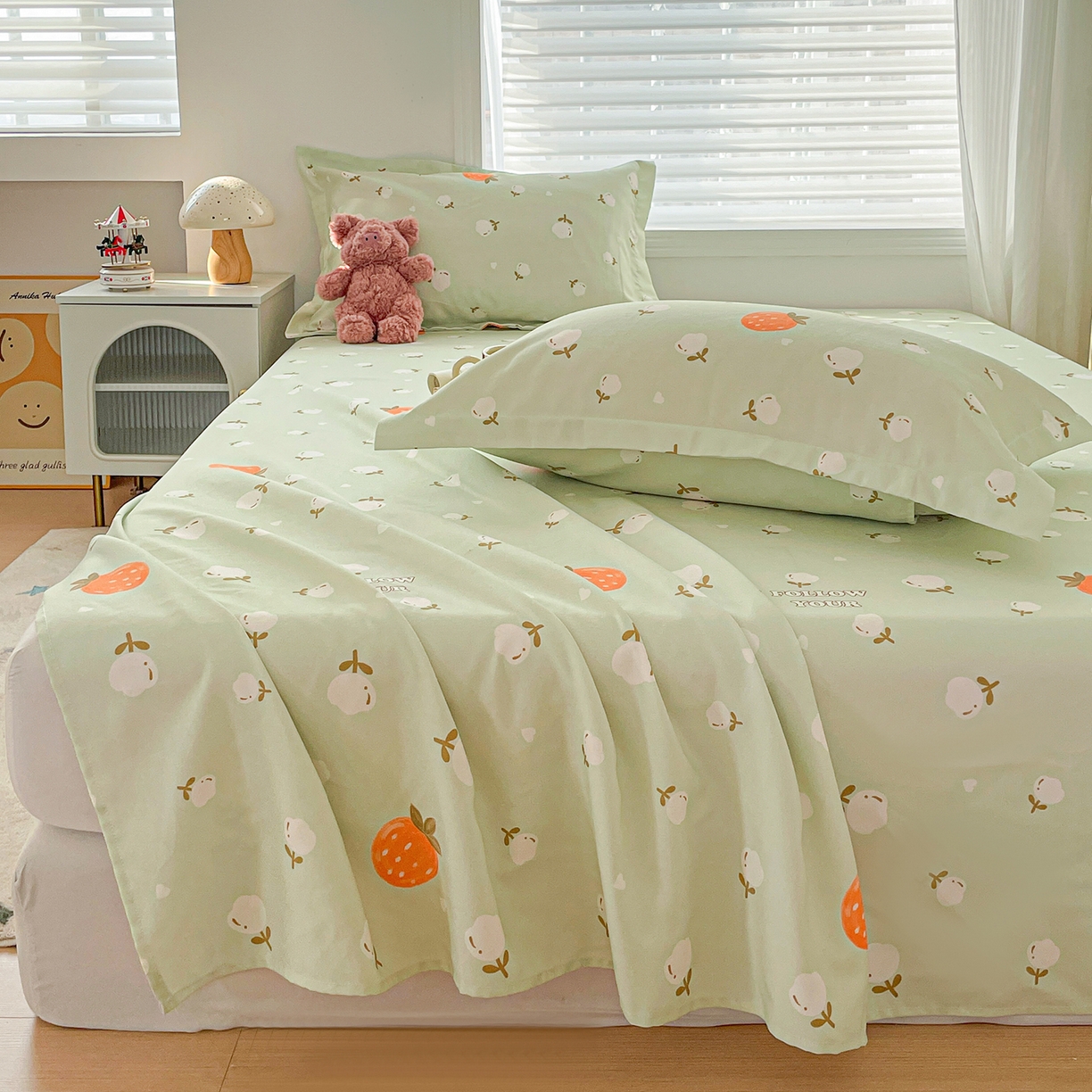 91家纺网 家纺一手货源 找家纺 纽缦家纺 2026新款舒适透气细沙卡通印花老粗布床单凉席席子 清香莓果-绿