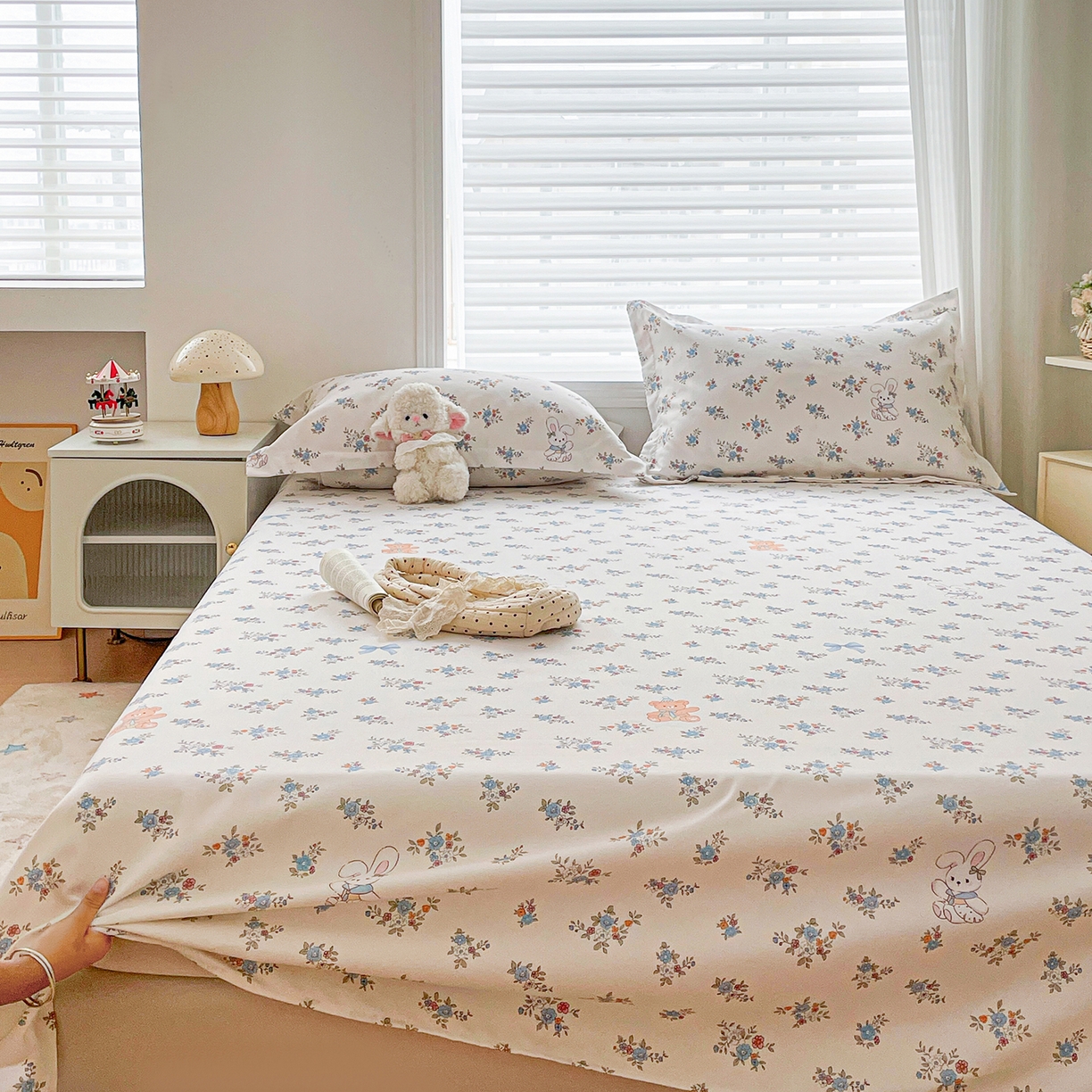 91家纺网 家纺一手货源 找家纺 纽缦家纺 2026新款舒适透气细沙卡通印花老粗布床单凉席席子 苏莉熊-米