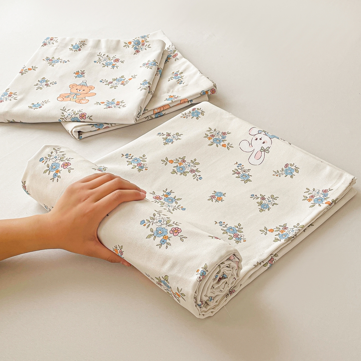 91家纺网 家纺一手货源 找家纺 纽缦家纺 2026新款舒适透气细沙卡通印花老粗布床单凉席席子 苏莉熊-米