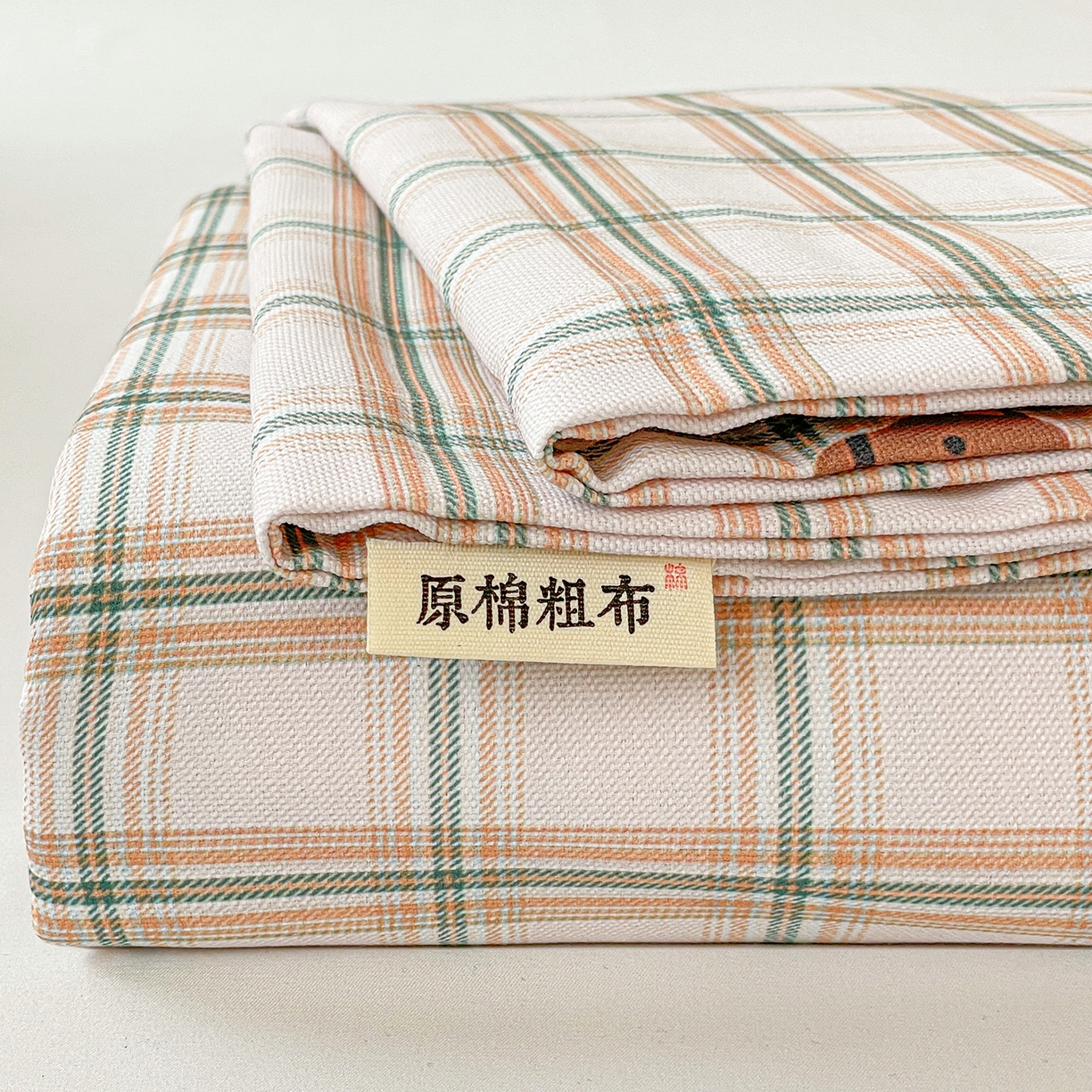 91家纺网 家纺一手货源 找家纺 纽缦家纺 2026新款舒适透气细沙卡通印花老粗布床单凉席席子 小木马-咖