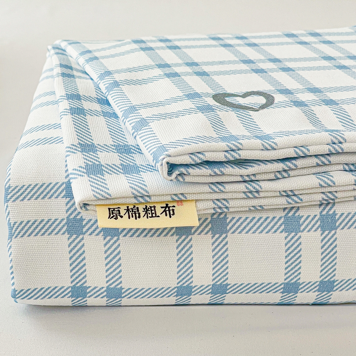 91家纺网 家纺一手货源 找家纺 纽缦家纺 2026新款舒适透气细沙卡通印花老粗布床单凉席席子 英伦小狗-蓝