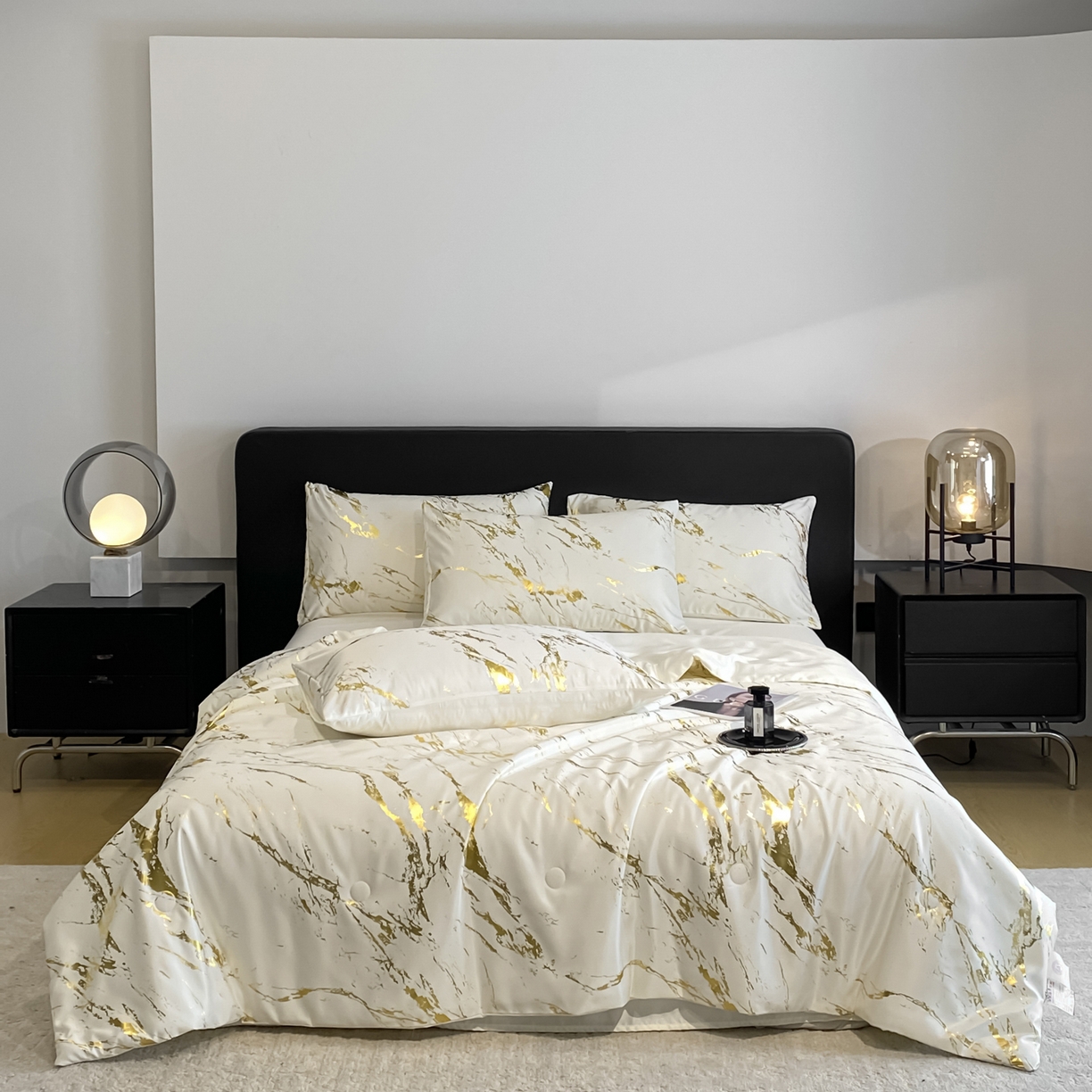 91家纺网 家纺一手货源 找家纺 （总）宇航家纺 2026新款简约大理石纹烫金水洗真丝夏被四件套