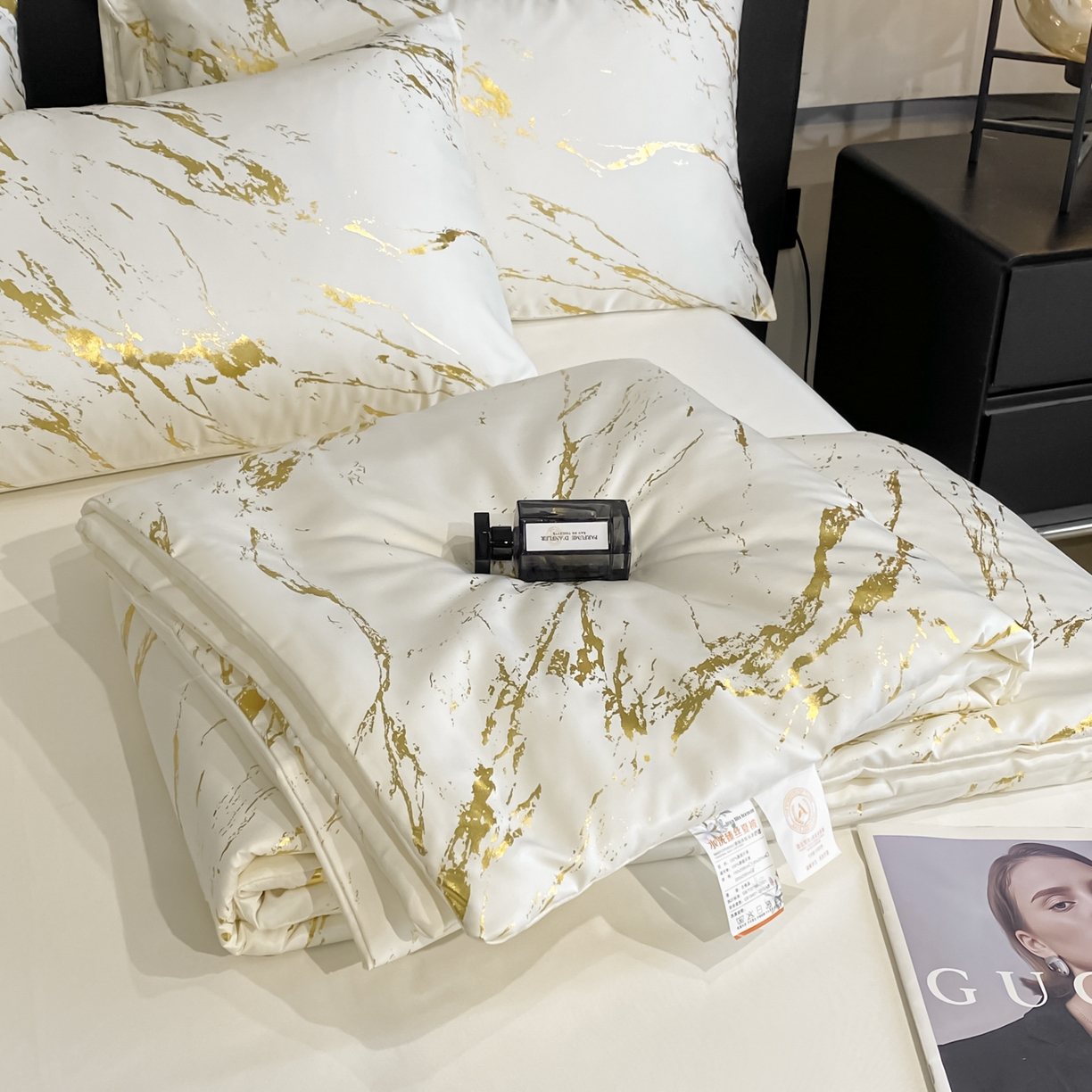 91家纺网 家纺一手货源 找家纺 （总）宇航家纺 2026新款简约大理石纹烫金水洗真丝夏被四件套