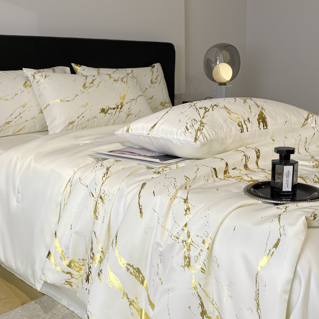 91家纺网 家纺一手货源 找家纺 （总）宇航家纺 2026新款简约大理石纹烫金水洗真丝夏被四件套