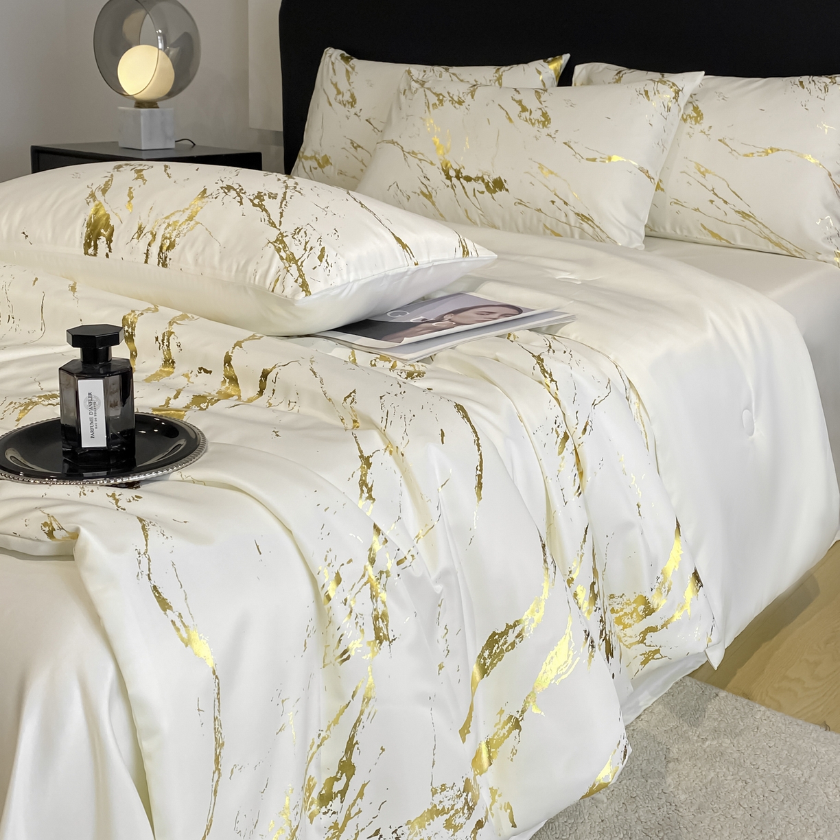 91家纺网 家纺一手货源 找家纺 （总）宇航家纺 2026新款简约大理石纹烫金水洗真丝夏被四件套