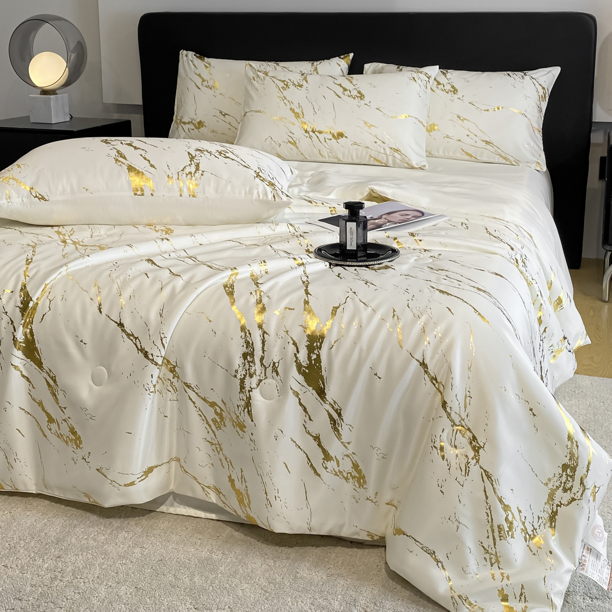 91家纺网 家纺一手货源 找家纺 （总）宇航家纺 2026新款简约大理石纹烫金水洗真丝夏被四件套