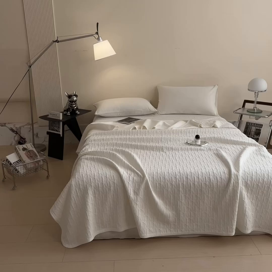 91家纺网 家纺一手货源 找家纺 布凡家居 2026新款290克全棉A类三层纱盖毯夏被午睡被 雅韵-高级白